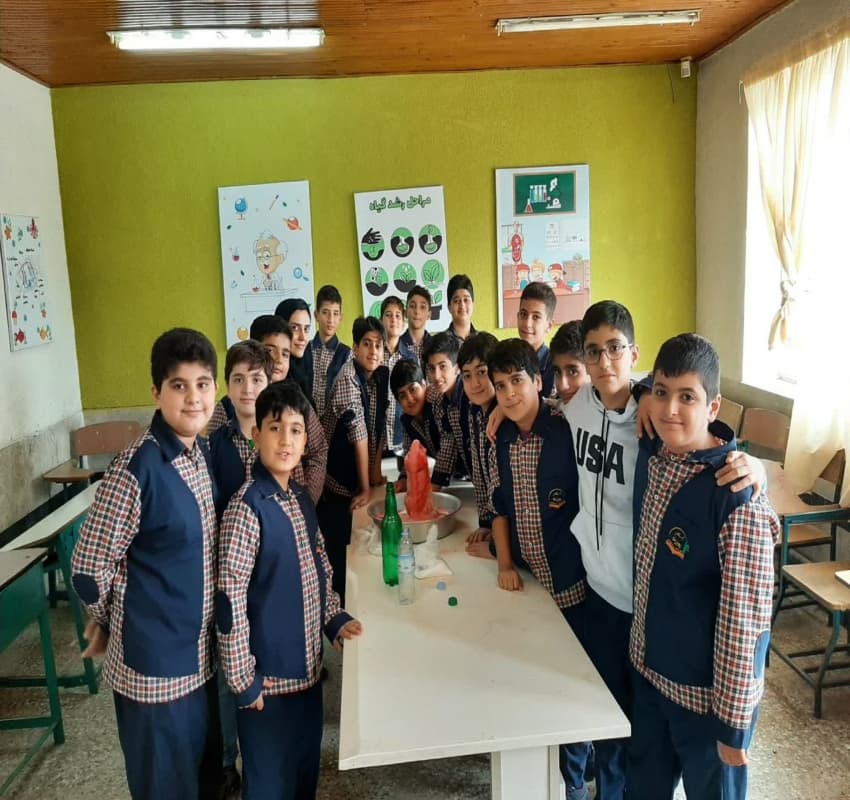 آزمایش کوه آتشفشان پایه ششم